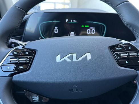 New 2025 Kia Niro EX image 20