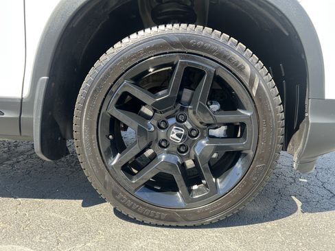 Used 2024 Honda Passport Black Edition image 11
