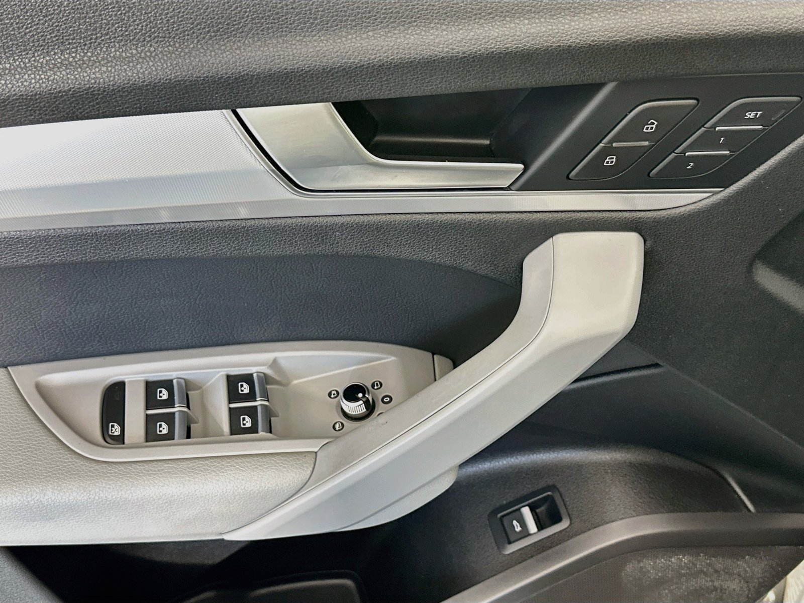 Used 2018 Audi Q5 2.0T Premium AWD/4WD image 18