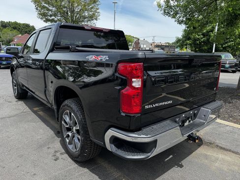 Used 2023 Chevrolet Silverado 1500 LT AWD/4WD image 4