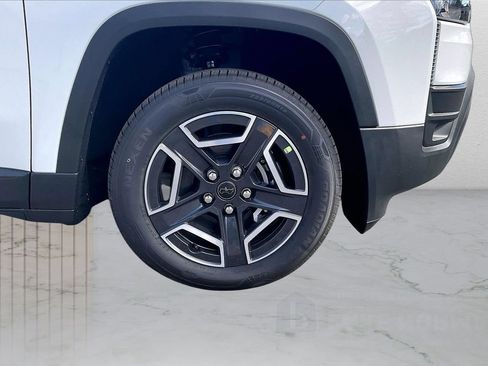 New 2026 Jeep Cherokee Limited AWD/4WD image 31