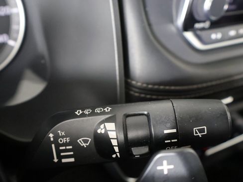 Used 2024 Nissan Rogue SV image 36