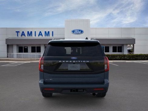 New 2026 Ford Expedition Active image 5