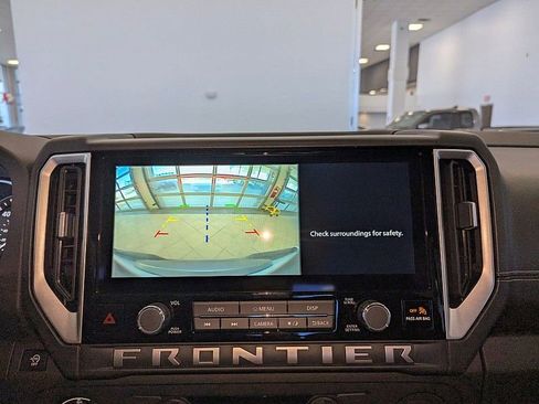 Used 2025 Nissan Frontier SV w/ SV Convenience Package image 26