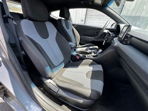 Used 2019 Hyundai Veloster 2.0 FWD image 11