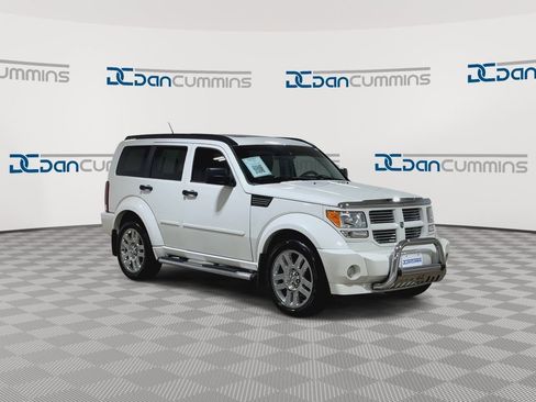 Used 2007 Dodge Nitro R/T image 2