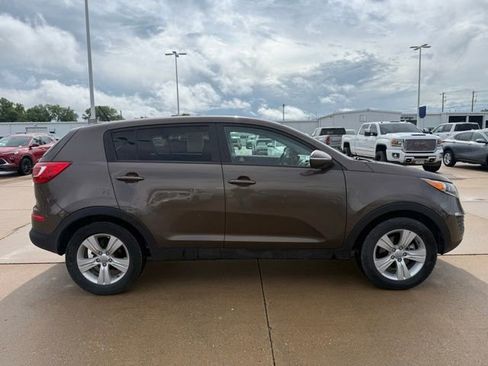 Used 2013 Kia Sportage LX FWD image 2