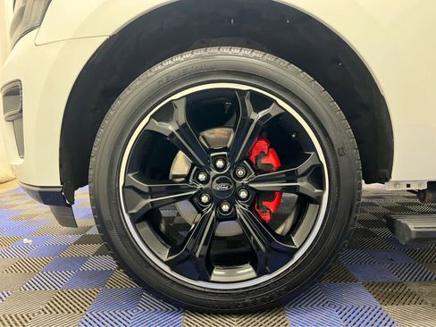 Used 2022 Ford Expedition Limited image 13