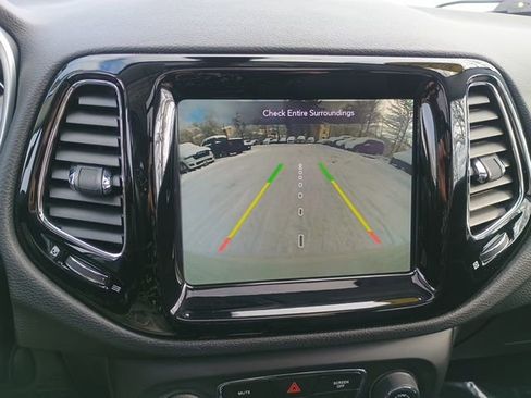 Used 2020 Jeep Compass Limited image 33