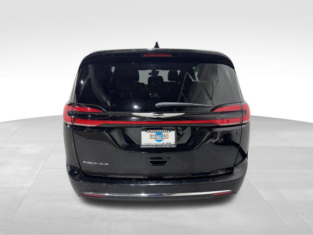 Used 2025 Chrysler Pacifica Select FWD image 25