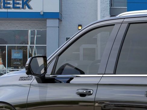New 2026 Chevrolet Suburban High Country AWD/4WD image 13