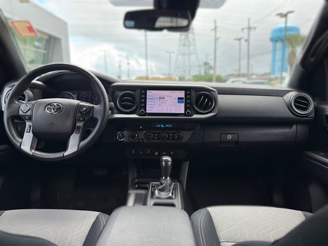Used 2021 Toyota Tacoma TRD Off-Road w/ Technology Package AWD/4WD image 13