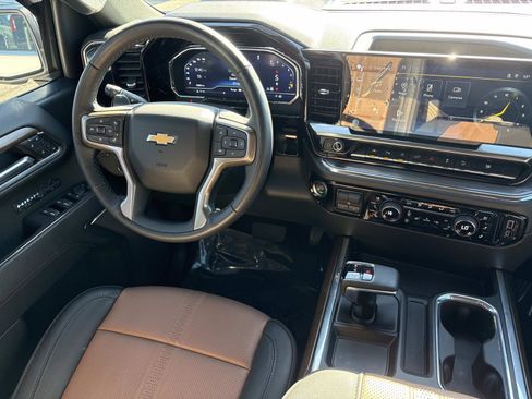 Used 2023 Chevrolet Silverado 1500 High Country w/ Technology Package image 27