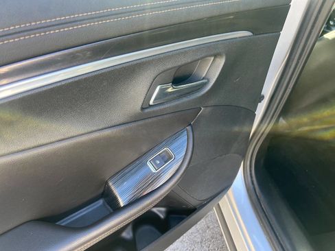 Used 2017 Chevrolet Impala LT image 23