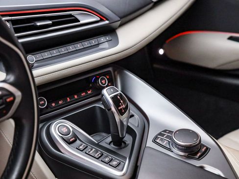 Used 2017 BMW i8 image 15