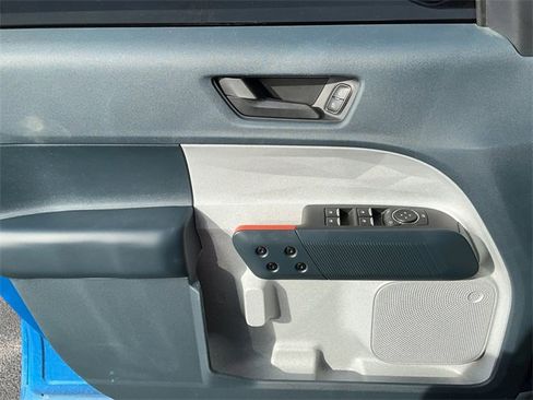 Used 2022 Ford Maverick XLT image 12