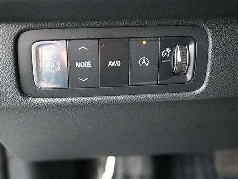 Used 2024 Chevrolet Traverse LT AWD/4WD image 30