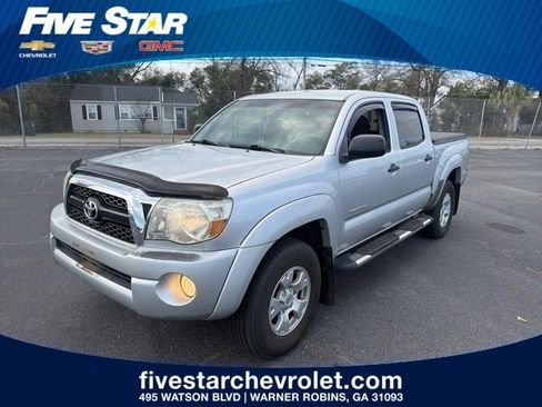 Used 2011 Toyota Tacoma PreRunner image 1