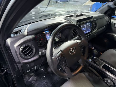 Used 2023 Toyota Tacoma TRD Sport AWD/4WD image 19