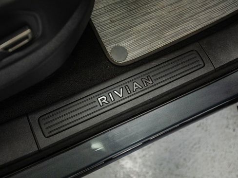 Used 2023 Rivian R1S Adventure image 31