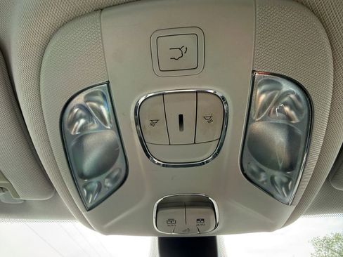 Used 2018 Jeep Compass Latitude w/ Popular Equipment Group FWD image 27