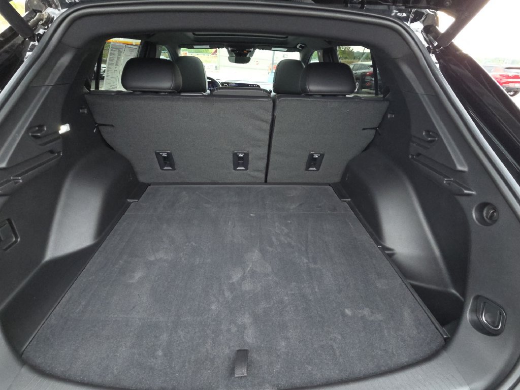 Used 2025 Chevrolet Equinox EV RS w/ Convenience Package II FWD image 33