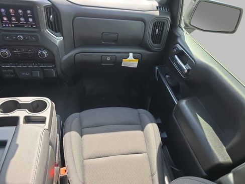 Used 2025 Chevrolet Silverado 1500 Custom image 14