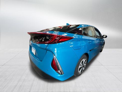 Used 2018 Toyota Prius Prime Advanced w/ Carpet Mat Package FWD image 5