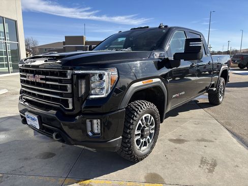 Used 2022 GMC Sierra 2500 AT4 w/ AT4 Preferred Package image 2