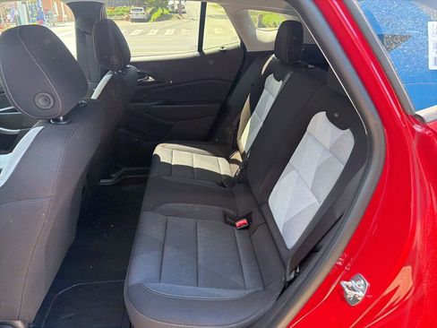 New 2026 Chevrolet Trax LS w/ LS Convenience Package FWD image 19