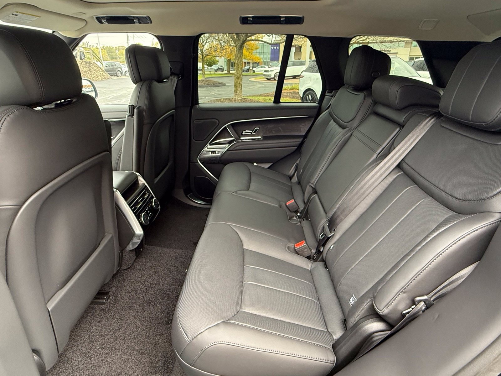 New 2026 Land Rover Range Rover SE AWD/4WD image 16