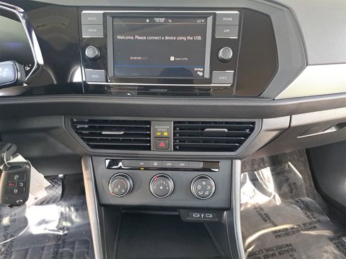 Certified 2024 Volkswagen Jetta S image 20