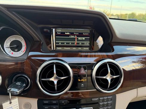 Used 2015 Mercedes-Benz GLK 250 GLK 250 BlueTEC AWD 4MATIC 4dr image 15