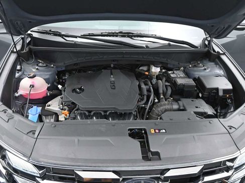 Used 2025 Hyundai Tucson Limited FWD image 21