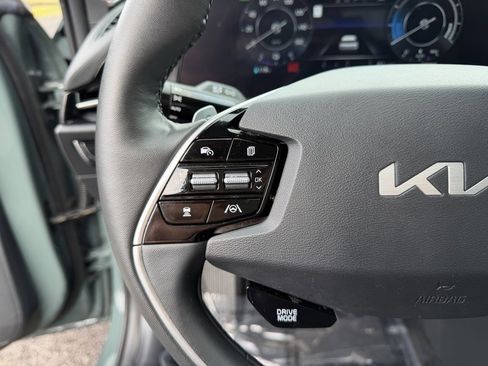 Used 2023 Kia Niro Wind w/ Wind Preserve Package image 17