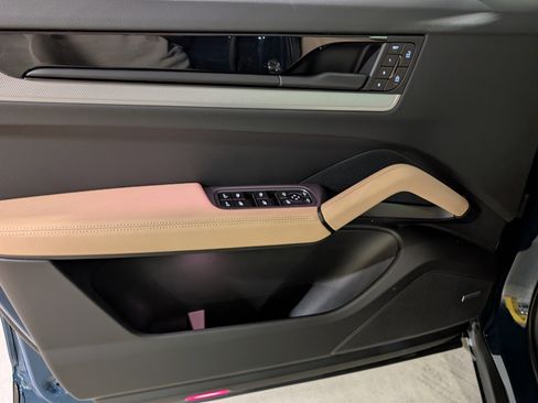 New 2026 Porsche Cayenne image 19