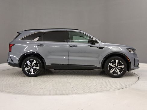 Used 2021 Kia Sorento S w/ Panoramic Sunroof Package FWD image 6