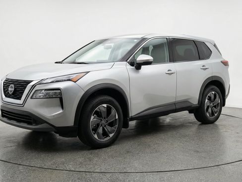 Used 2025 Nissan Rogue SV AWD/4WD image 3