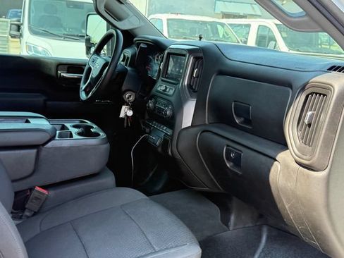 Used 2021 Chevrolet Silverado 2500 Custom w/ Custom Value Package AWD/4WD image 18