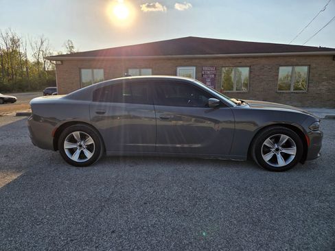 Used 2018 Dodge Charger SXT Plus image 4