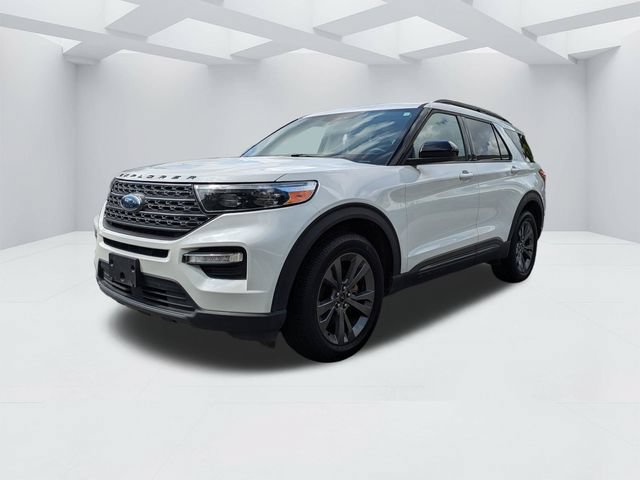 Used 2023 Ford Explorer XLT w/ Equipment Group 202A AWD/4WD image 10
