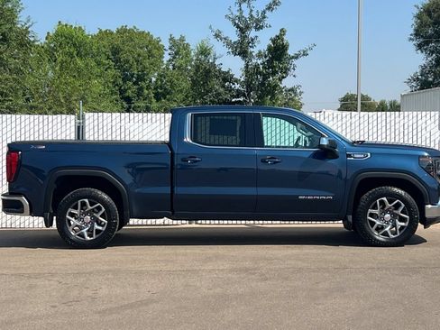 Used 2022 GMC Sierra 1500 SLE AWD/4WD image 3