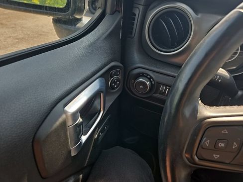 Used 2022 Jeep Wrangler Unlimited Sport AWD/4WD image 19