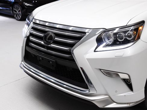 Used 2019 Lexus GX 460 Luxury AWD/4WD image 30