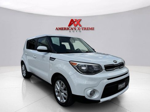Used 2018 Kia Soul + image 7