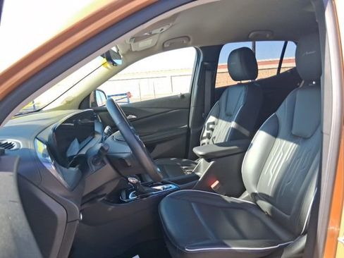 Used 2025 Buick Encore GX Avenir w/ Avenir Technology Package FWD image 15
