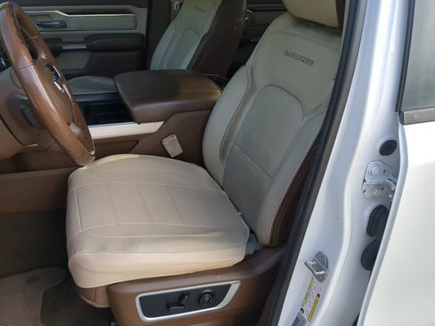 Used 2019 RAM 1500 Laramie AWD/4WD image 57
