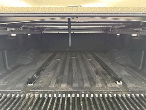 Used 2017 Nissan Titan SL image 57