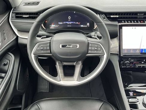 Used 2023 Jeep Grand Cherokee Limited AWD/4WD image 18