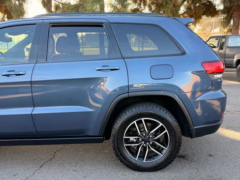 Used 2020 Jeep Grand Cherokee Trailhawk w/ Trailhawk Luxury Group AWD/4WD image 34